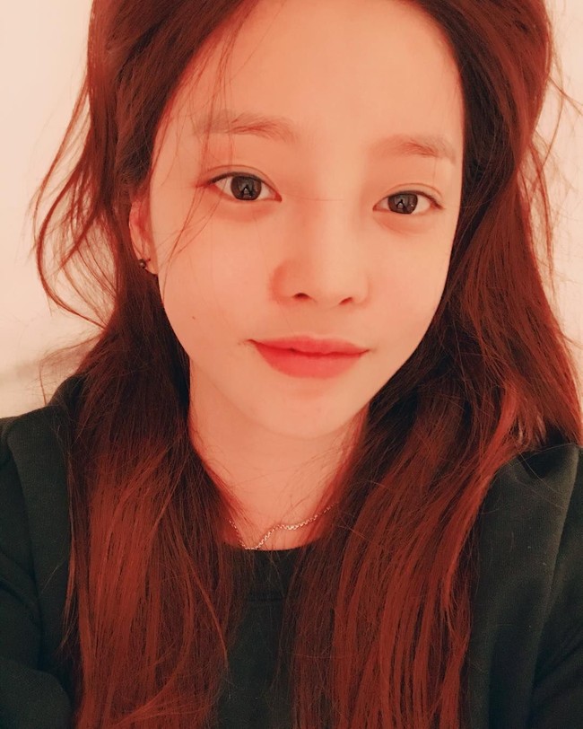Jus andalan Goo Hara ini diklaim mengandung enzim yang bagus untuk kesehatan pencernaan dan meningkatkan metabolisme tubuh. Ketika pencernaan dan metabolisme tubuh bagus, nutrisi akan cepat terserap dan hasilnya bisa terlihat dari kulit yang tampak sehat dan berkilau. Foto: Instagram/@koohara__