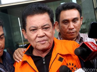 Wajah Lesu Wali Kota Pasuruan Usai Ditetapkan Sebagai Tersangka