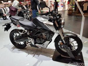 Moge Bermesin Imut, Honda CB125R
