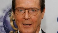 Aktor pemeran James Bond, Roger Moore, meninggal dunia pada Mei 2017. Moore menghembuskan napas terakhir pada umur 89 tahun saat melawan kanker prostat. Foto: Getty Images