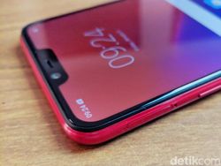 Unboxing Realme 2, Pendatang Baru yang Coba Usik Xiaomi