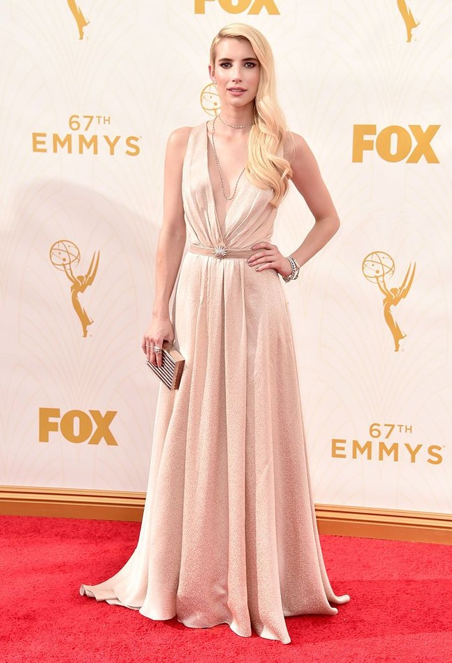 Walau memiliki tinggi badan 155 cm, aktris Emma Roberts kerap dianggap sebagai salah satu ikon fashion oleh media. Foto: Getty Images