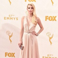 Walau memiliki tinggi badan 155 cm, aktris Emma Roberts kerap dianggap sebagai salah satu ikon fashion oleh media. Foto: Getty Images