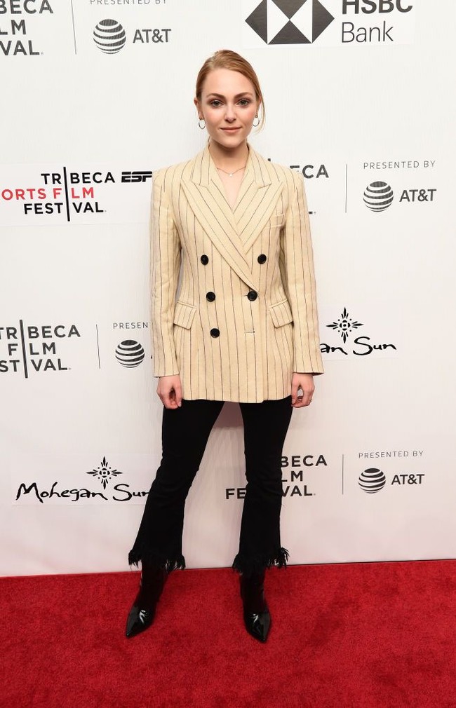 Satu lagi artis cantik berpostur tubuh mungil dengan tinggi badan 153 cm adalah Anna Sophia Robb. Ia dikenal setelah membintangi film Charlie and the Chocolate Factory. Selain sebagai artis Anna juga merupakan seorang model. Foto: Getty Images