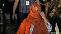 Bareskrim Polri mengamankan empat pelaku dugaan tindak pidana email fraud (membajak email) dengan korban PT Prima Shipping and Marine Service dengan kerugian hingga mencapai senilai Rp 5,196 miliar. 