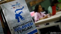 Sumbangan yang diberikan berbentuk barang-barang yang diperlukan untuk para korban.