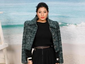 Dulu Atlet Badminton, Putri Raja Thailand Ini Eksis di Paris Fashion Week