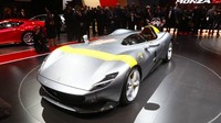 Penghargaan yang didapat oleh Monza SP1 pun sudah 5 kali berturut-turut dimenangkan Ferrari melalui mobil FXX-K, 488 GTB, J50, Portofino, dan terakhir Monza SP1 di tahun ini.  Foto: Pool (motor1)