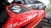 Sebagai fitur pengamanan, GSX150 Bandit ini disematkan dengan fitur Shuttered Key System yang telah menjadi ciri khas dan andalan di berbagai model Suzuki lainnya.