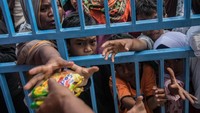 Bantuan untuk para korban gempa dan tsunami di Sulawesi Tengah diketahui telah tiba di lokasi dan siap untuk didistribusikan kepada warga. Carl Court/Getty Images.