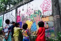 Anak-anak melukis mural di Denpasar (Dok. Kadus Sesetan Denpasar)