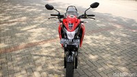 Kenyamanan berkendara merupakan poin utama dalam pengembangan GSX150 Bandit, oleh karena itu Suzuki mendesain bentuk jok menjadi lebar dan panjang.