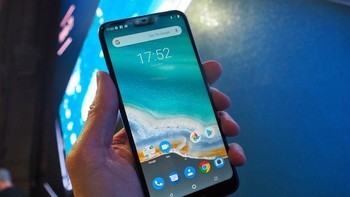 Nokia 7.1 hadir elegan dengan bodi kaca dengan frame aluminum. Memiliki layar berukuran 5,84 inch dengan resolusi 2280 x 1080 pixel.  Foto: Pocket Lint