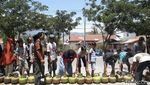 Warga Palu Antre Elpiji 3 Kg