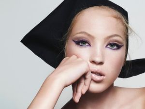 Cantiknya Putri Kate Moss Jadi Bintang Iklan Marc Jacobs