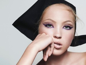 Cantiknya Putri Kate Moss Jadi Bintang Iklan Marc Jacobs