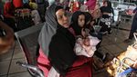 Wajah-wajah Menanti Kepastian di Bandara Palu
