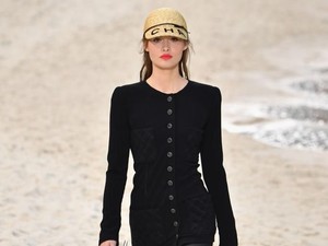 Chanel Tak Akan Lagi Pakai Kulit Buaya Sampai Ular untuk Koleksinya