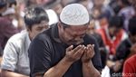 Warga Palu Gelar Salat Jumat di Pengungsian