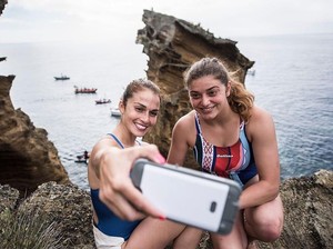 Milenial Unggah Foto Traveling di Medsos, Narsis atau Personal Branding?