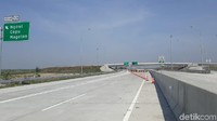 Saat ini untuk paket 2A ruas tol Ngawi-Mantingan sepanjang sekitar 23 Km masih dalam pengerjaan dua jalan overpass. 