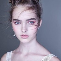 Pemilihan wanita tercantik di dunia ini diselenggarakan oleh situs web terkenal TC Candler dengan 100 nominasi terpilih yang diselenggarakan setiap akhir tahun. Anastasia pun menjadi salah satu nominasi dari 100 wanita tercantik di dunia tahun ini. Foto: Instagram @anastasiabezrukovaofficial