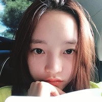 Sementara almond dan walnut yang terkandung dalam jus Goo Hara tersebut, kaya akan lemak esensial untuk melembapkan kulit dari dalam. Foto: Instagram/@koohara__