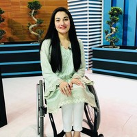 Berusia 31 tahun, Muniba Mazari mengalami kecelakaan yang membuatnya harus duduk di kursi roda. Seperti dikutip BBC, peristiwa naas tersebut dialaminya pada 2007 saat dia naik mobil bersama pria yang saat itu masih menjadi suaminya, Khurram Shahzad. Foto: Instagram @muniba.mazari