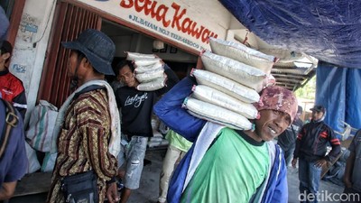 Pasar Manonda Palu Mulai Pulih