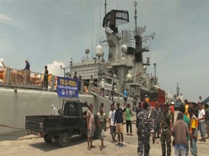 Kapal TNI AL Pembawa Bantuan Tiba di Sulteng