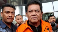 Proses pemberian uang itu pun diberikan secara bertahap kepada Setiyono melalui perantaranya. Diketahui komitmen fee yang disepakati Wali Kota dari proyek PLUT-KUMKM ini adalah sebesar 10 persen dari nilai HPS (Harga Perkiraan Sendiri) yaitu sebesar Rp 2.297.464.000 ditambah 1 persen untuk Pokja.