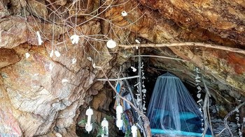 Dia sudah tinggal di gua ini di pulau Ko Pha-ngan selama 8 bulan. Foto: Facebook