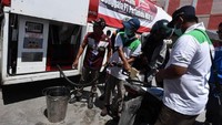 PT Pertamina (Persero) melakukan berbagai upaya dalam mempercepat layanan penjualan BBM kepada masyarakat Sulawesi Tengah, pasca bencana gempa tsunami. Pool/Pertamina.