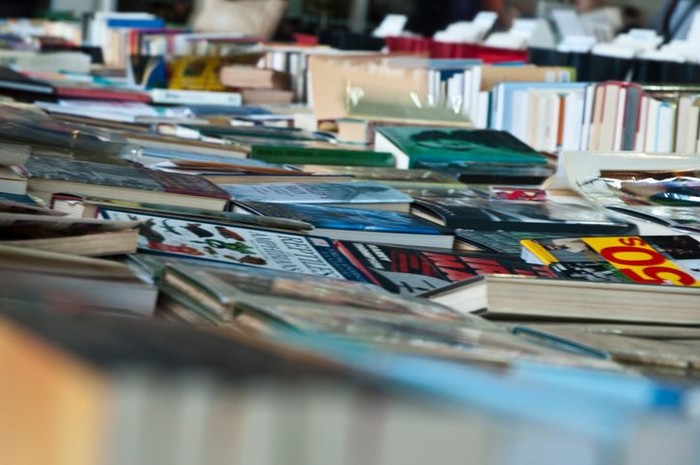ilustrasi bazar buku