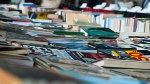 Toko Buku Periplus di Malioboro Plaza Yogyakarta Tutup