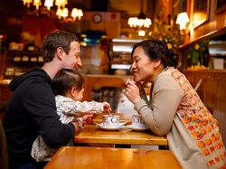 Gaya Apa Adanya Istri Zuckerberg yang Bikin Heran