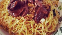 Penyuka daging sapi bisa menambahkan topping irisan daging sapi yang ditumis dengan bumbu. Mantap! Foto : Instagram @brandonmu
