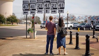 Memberi dan menyediakan kepada yang membutuhkan sudah menjadi bagian dari hidupku dari sebelum bertemu dengan Mark, ujar Priscilla. Mungkin latar belakangnya yang kurang mampu, membuat Priscilla banyak berempati. Foto: Instagram