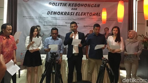 LPI Beri Ratna Sarumpaet Gelar 'Ibu Hoax Indonesia'