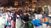 Pantauan detikcom, Sabtu (6/10/2018) pagi, aktifitas pedagang terpantau normal.