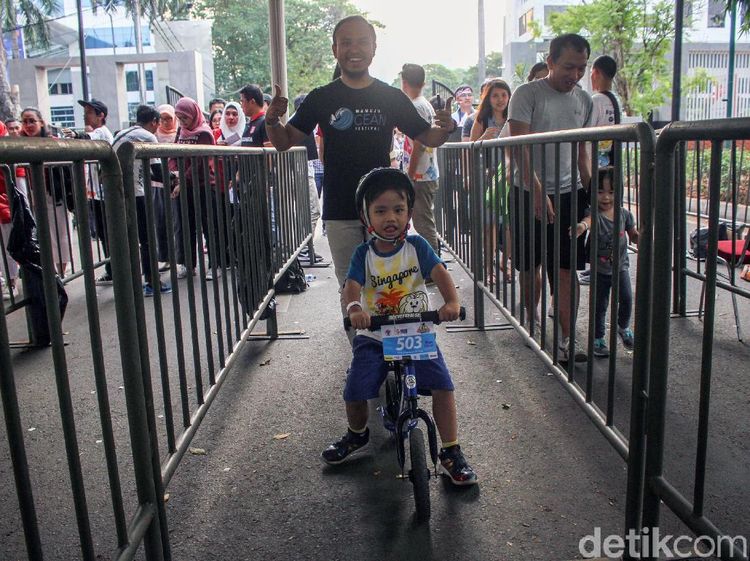 Antusias Warga Datangi Pembukaan Asian Para Games 2018