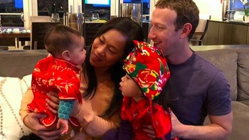 Kini mereka telah dikaruniai dua orang anak, yaitu Max dan August. Foto: Instagram