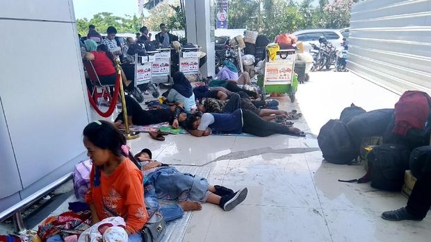  Ada beberapa jurusan yang siap berangkat seperti ke Makassar dan Balikpapan dengan pesawat Herkules.