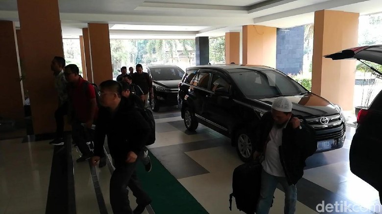 KPK Geledah Kantor dan Rumah Dinas Wali Kota Pasuruan KPK Geledah Kantor dan Rumah Dinas Wali Kota Pasuruan