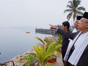 Cerita Maruf Amin soal Sarung Favorit Corak Putih-Hitam