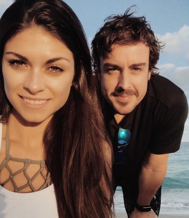 Pada Agustus 2018, Alonso dikabarkan akan mengakhiri petualangan cintanya dan menikahi Linda. Pernikahan tersebut akan jadi babak baru hidup Alonso setelah dia pensiun dari F1. Foto: Dok. Getty Images, Instagram