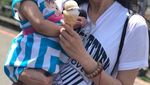 Manisnya Awet! Lihat Gaya Shu Qi Saat Makan Es Krim dan Ramen