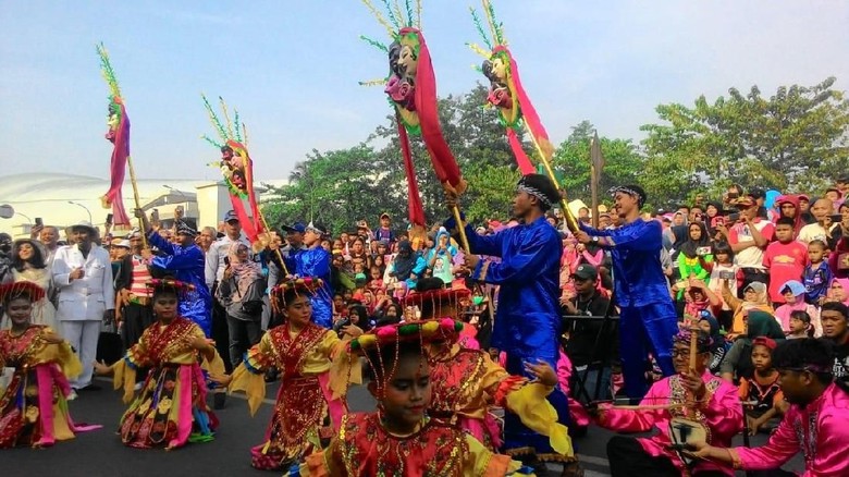 Foto: ilustrasi pawai budaya jawa barat (dok Disbudpar Kota Bekasi) Foto: ilustrasi pawai budaya jawa barat (dok Disbudpar Kota Bekasi)