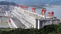 PLTA Three Gorges Dam di Sandouping, China ini memiliki kapasitas terpasang 22.500 megawatt (MW). Istimewa/Geoshen.
