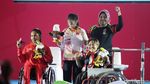 Tawa Bahagia Ni Nengah di Atas Kursi Roda